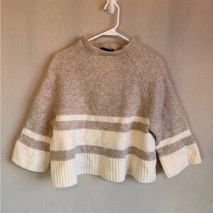 Banana Republic Womens Crop Sweater Size M Beige & Cream Merino Wool Pullover